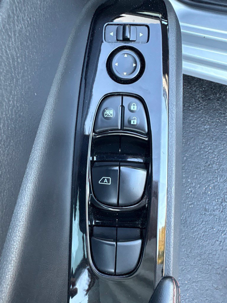 Used 2024 Nissan Altima 2.5 SR FWD image 11