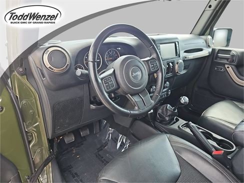 Used 2016 Jeep Wrangler Unlimited Sahara AWD/4WD image 19