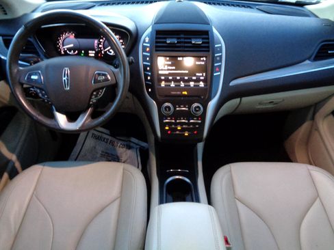 Used 2017 Lincoln MKC Premiere image 27