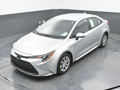 Used 2026 Toyota Corolla LE FWD image 30