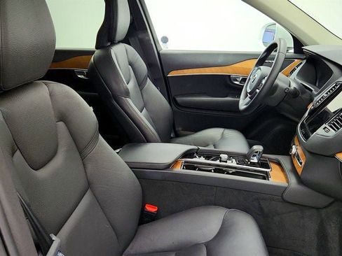 Used 2023 Volvo XC90 B5 Plus AWD/4WD image 25
