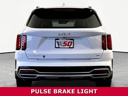 Used 2023 Kia Sorento SX AWD/4WD image 5