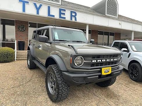 New 2025 Ford Bronco 4-Door w/ Sasquatch Package image 3