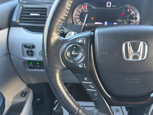 Used 2018 Honda Pilot Touring image 29