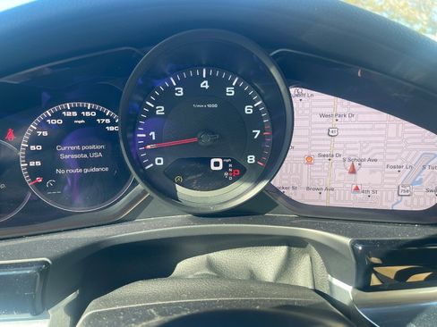 Used 2018 Porsche Panamera image 14