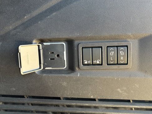 Used 2022 Chevrolet Tahoe RST w/ Luxury Package image 6