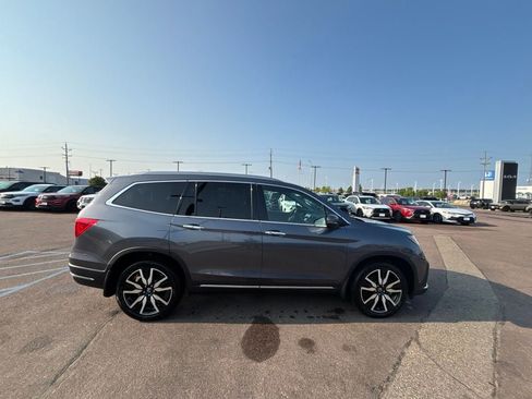 Used 2019 Honda Pilot Elite image 4