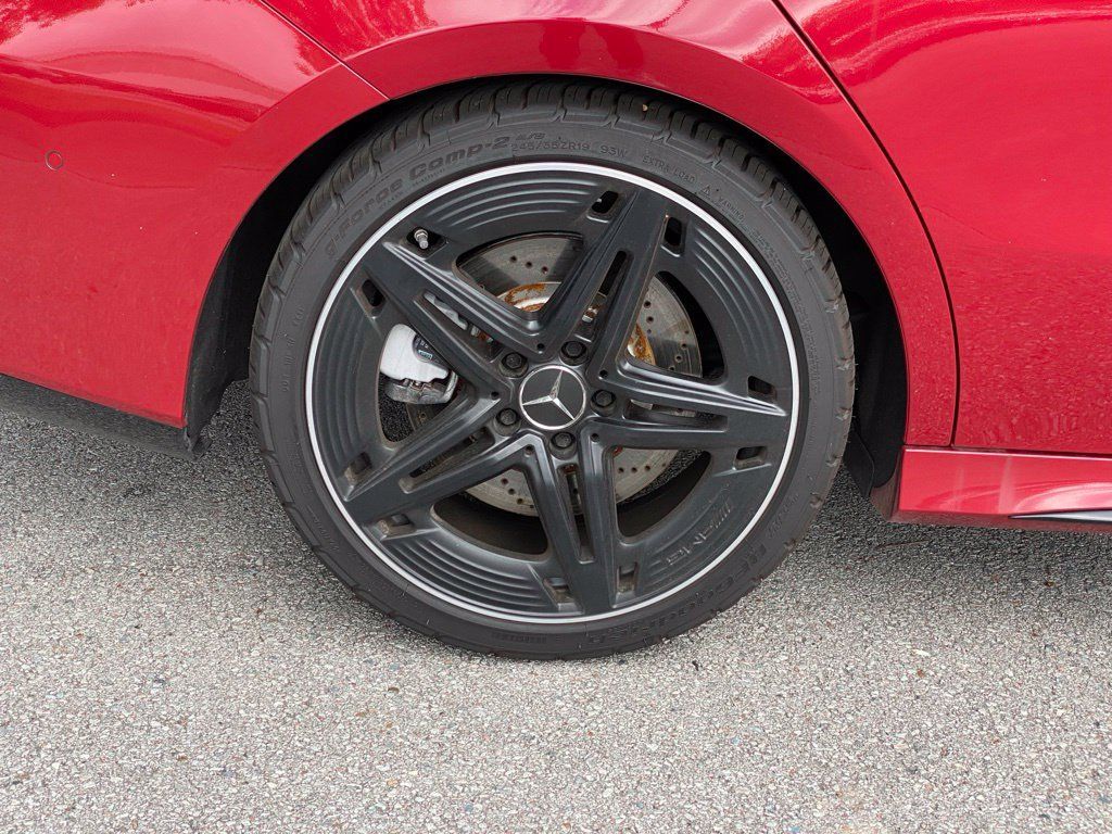Used 2025 Mercedes-Benz CLA 35 AMG 4MATIC image 32