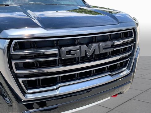 Used 2024 GMC Yukon AT4 w/ AT4 Premium Package AWD/4WD image 28