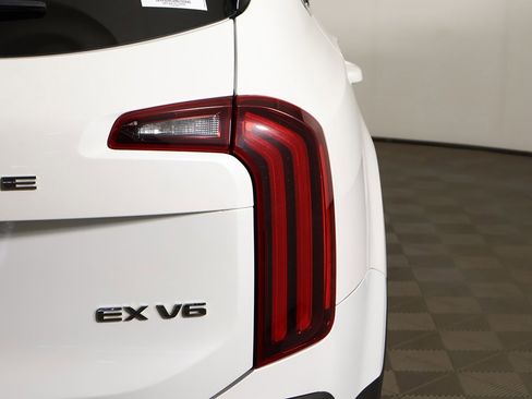 Used 2021 Kia Telluride EX image 19