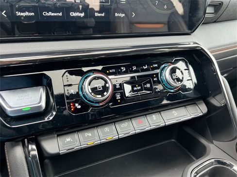 Used 2024 GMC Sierra 1500 AT4 w/ Technology Package image 11