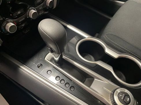 Used 2020 Nissan Pathfinder S image 12