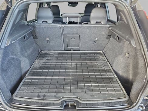 Used 2022 Volvo XC40 T5 R-Design w/ Advanced Package image 12