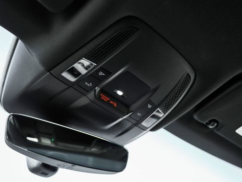 Used 2022 Porsche Taycan 4 Cross Turismo image 80