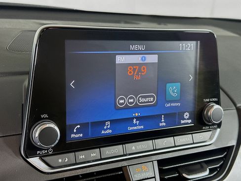 Used 2024 Nissan Altima 2.5 SV image 19