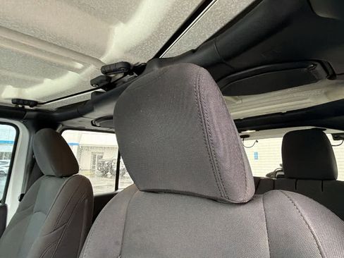 Used 2020 Jeep Wrangler Unlimited Sport S image 11