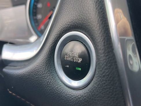 Used 2020 Chevrolet Traverse LT FWD image 22