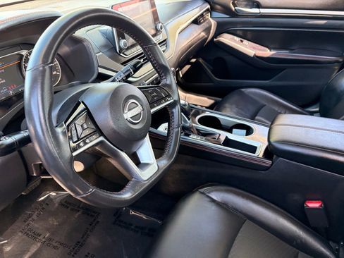 Certified 2025 Nissan Altima 2.5 SR FWD image 16