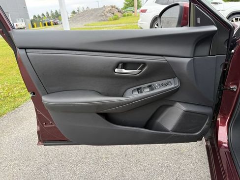 Used 2025 Nissan Sentra SV FWD image 22