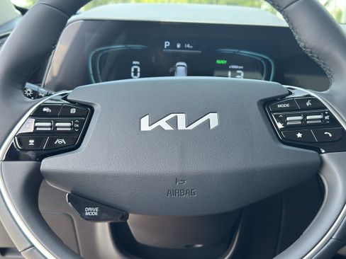 New 2025 Kia Niro SX image 31