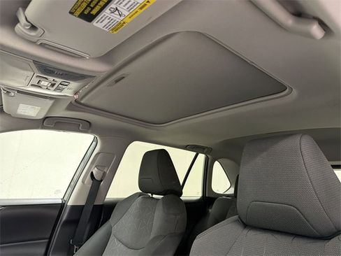 Used 2022 Toyota RAV4 XLE image 23