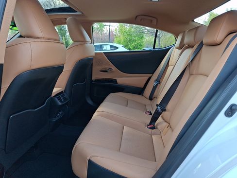 Certified 2023 Lexus ES 350 w/ Premium Package FWD image 11