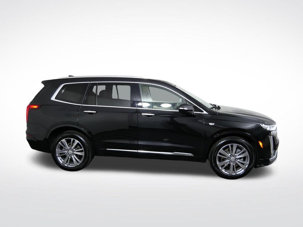 Used 2023 Cadillac XT6 Premium Luxury AWD/4WD image 2