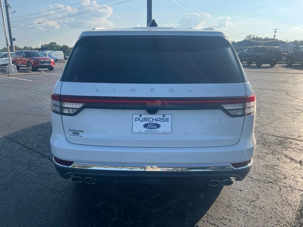 Used 2026 Lincoln Aviator AWD image 4