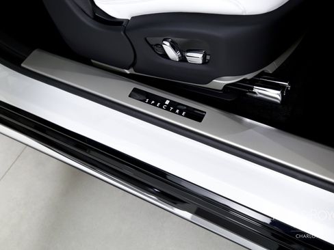 Used 2024 Rolls-Royce Spectre w/ Spectre Launch Package image 28