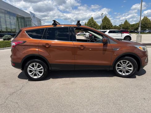 Used 2017 Ford Escape SE FWD image 8