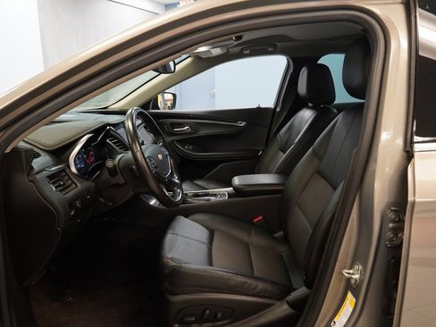 Used 2019 Chevrolet Impala LT w/ LT Convenience Package image 6