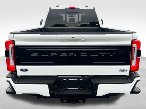 Used 2025 Ford F250 Platinum image 10