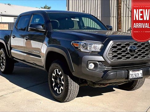 Used 2022 Toyota Tacoma TRD Off-Road image 1