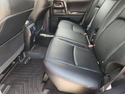 Used 2024 Toyota 4Runner TRD Off-Road Premium w/ Moonroof Package AWD/4WD image 31