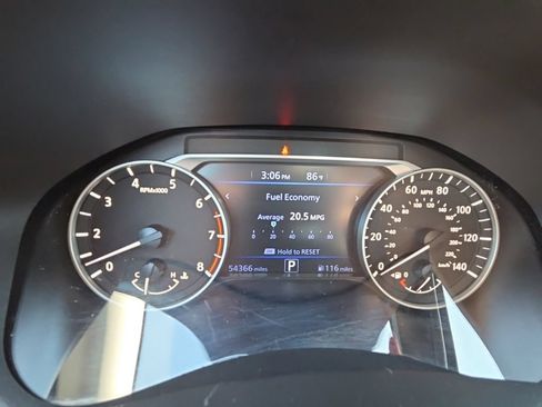 Used 2024 Nissan Altima 2.5 SR FWD image 34