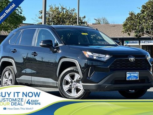 Used 2025 Toyota RAV4 XLE image 1