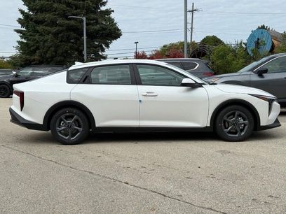 New 2025 Kia K4 LXS
