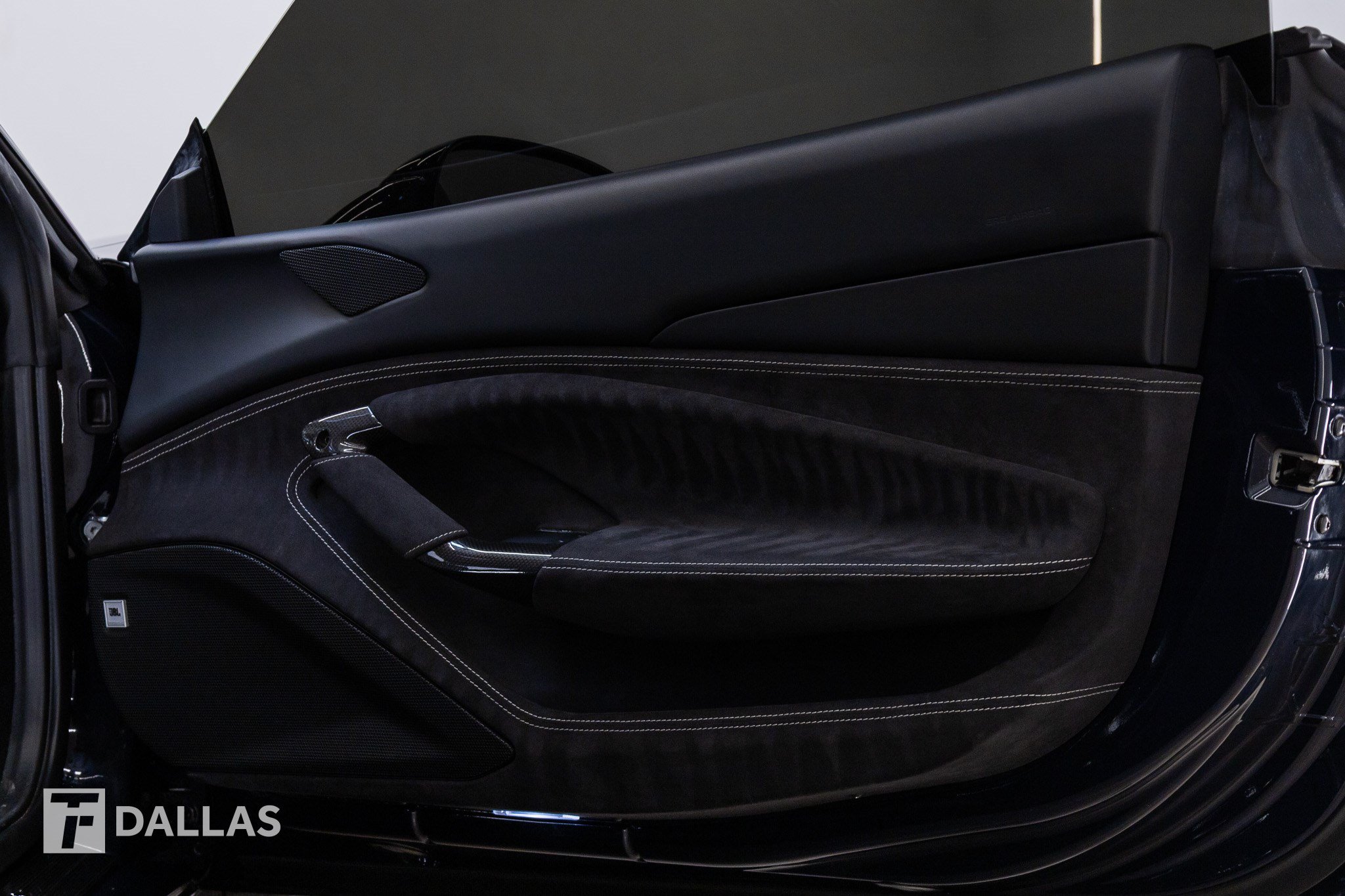 Used 2020 Ferrari F8 Tributo RWD image 40