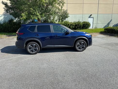 Used 2024 Nissan Rogue SV FWD image 16