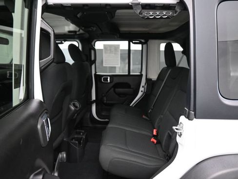 Used 2022 Jeep Wrangler Unlimited Sport AWD/4WD image 14