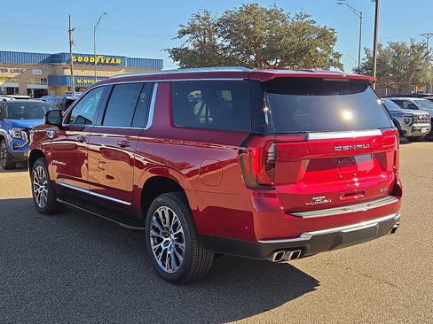 New 2026 GMC Yukon XL Denali image 3