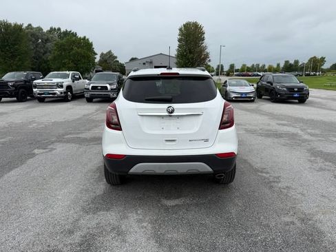 Certified 2021 Buick Encore Preferred AWD/4WD image 4
