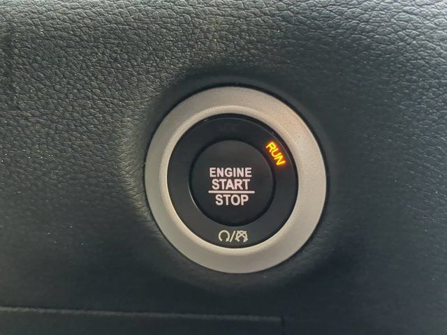 Certified 2025 Chrysler Pacifica Select FWD image 33