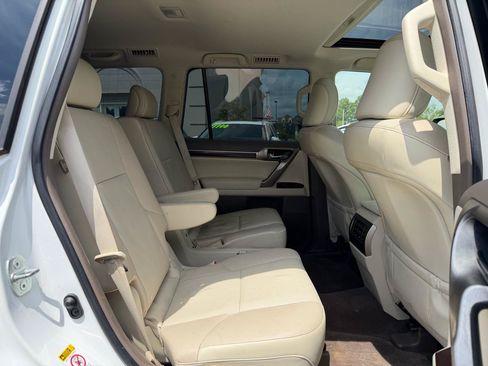 Used 2017 Lexus GX 460 Premium AWD/4WD image 18
