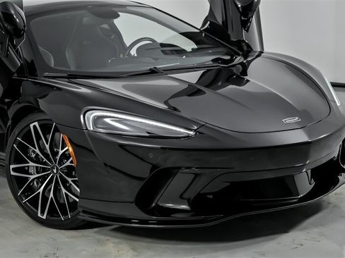 Used 2021 McLaren GT RWD image 3