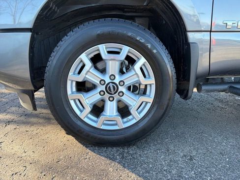 Used 2024 Nissan Titan SV w/ SV Convenience Package image 39