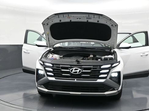 Used 2025 Hyundai Tucson SE image 34
