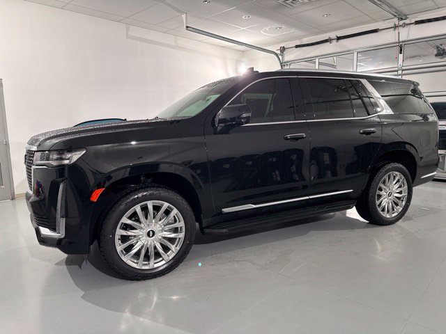 Used 2024 Cadillac Escalade Premium Luxury AWD/4WD image 3
