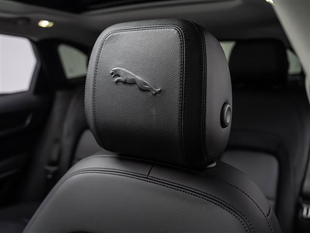 Used 2023 Jaguar F-PACE S AWD/4WD image 15
