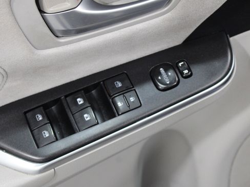 Used 2015 Toyota Camry XSE w/ Advanced Technology Package image 7